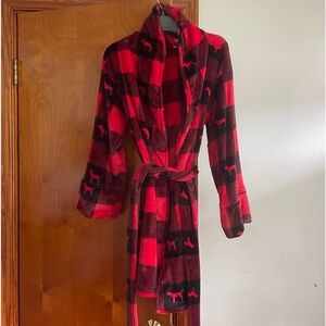 Pink Victoria secrets red and black women’s robe xs/s
